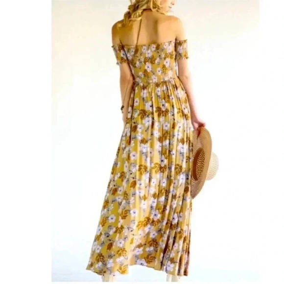 BNWT Floral Smocked Maxi Dress - Picture 4 of 7